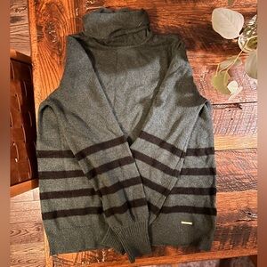 Michael Kohrs sweater
